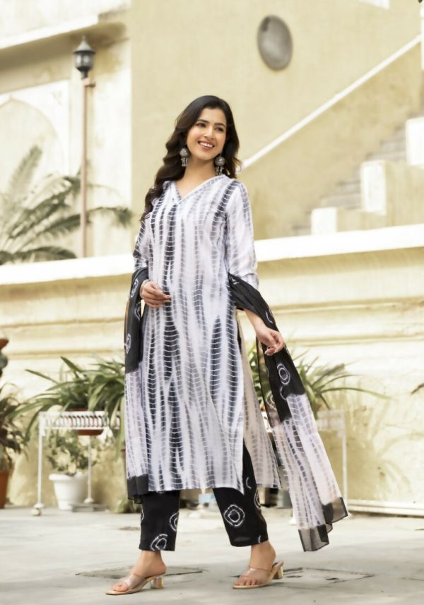 Indian Fashion Women Black and whiten Printed Viscose Rayon Kurta, Pant And Dupatta Set Online